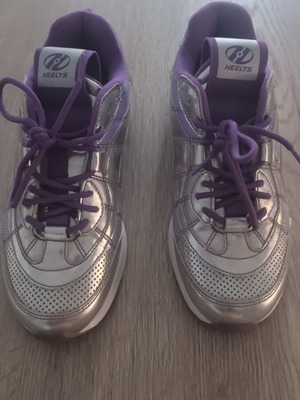 Heelys Παπούτσια Με Ροδάκια νούμερο 38 ασημί με μωβ, σαν καινούργια