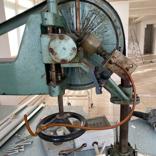 Κοπτικό μηχάνημα κορδέλας Bullmer σαν καινούργιο