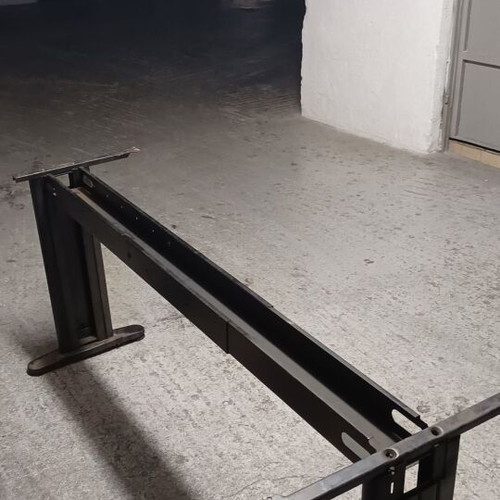 Professional double desk 2.10x1.80 m like new with metal base