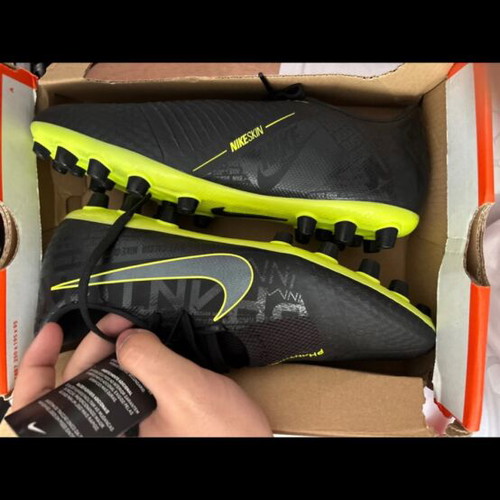 Nike Phantom Venom men's football boots, black, size 39