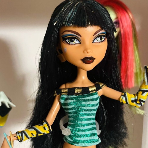 Monster High Cleo de Nile School’s Out doll like new