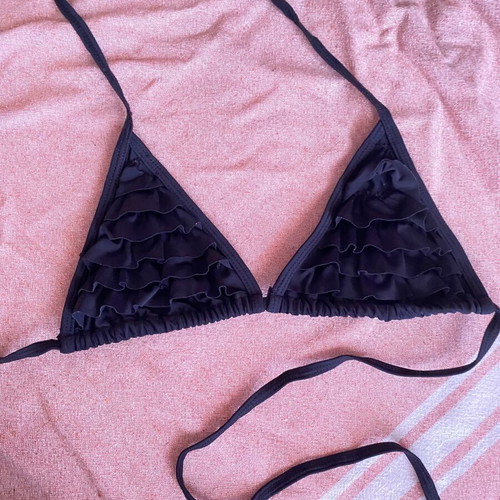 Triangle bikini top black used, one size