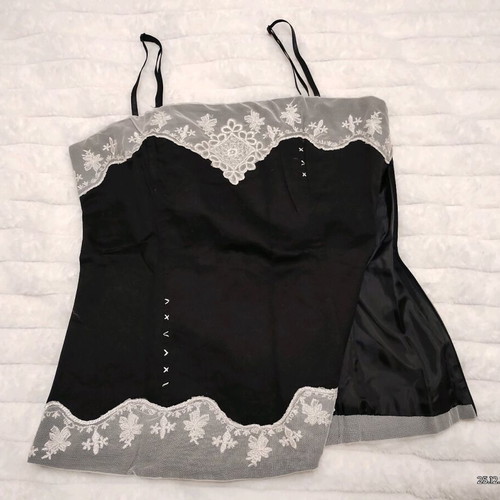 Bustier with ecru lace and embroidery medium elasticity size M like new