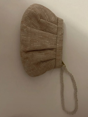 Wallet beige, new, spacious and comfortable