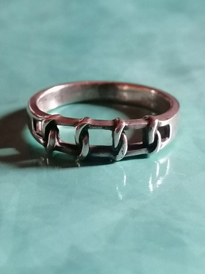 Silver 925 ring with pierced mesh design new, size 54 (US 6.75)