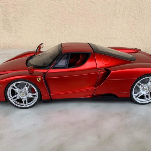 Ferrari Enzo 1:18 μινιατούρα σαν καινούργιο, original