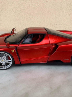 Ferrari Enzo 1:18 μινιατούρα σαν καινούργιο, original