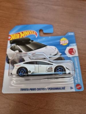 Toyota Prius Hot Wheels new in perfect condition