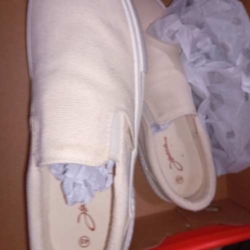 Iguana women's slip on athletic shoes new, size 40, beige