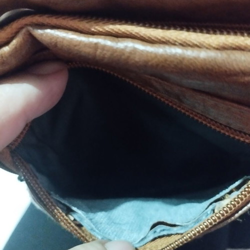 Leather crossbody bag like new, brown, spacious with many pockets