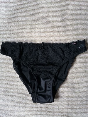 Velmont women's black slip new size L
