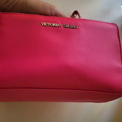 Victoria's Secret toiletry bag, fuchsia pink