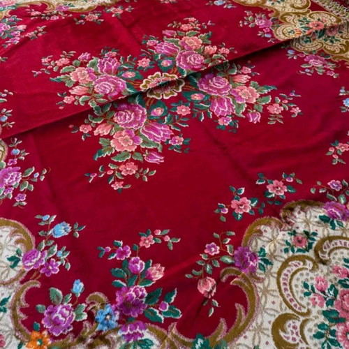 Vintage Italian velvet tablecloth like new with floral motifs and fringes