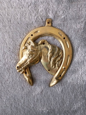 Decorative Horseshoe with Horse Head in Gold Tone like new