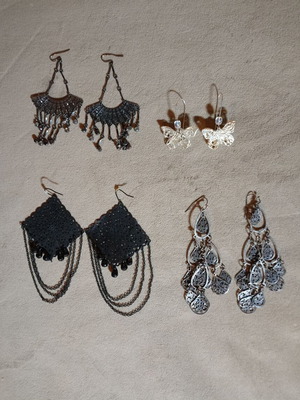 4 pairs of hanging boho earrings like new, black and silver