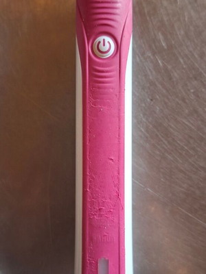 Oral-B Pro 750 3D White ηλεκτρική οδοντόβουρτσα μεταχειρισμένη με 4 ανταλλακτικά