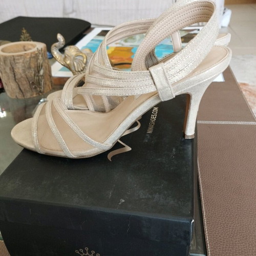 Nina Shoes sandals No 38 like new, gold color