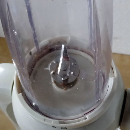 Μηχανή Blender Smoothie maker Petra μεταχειρισμένη με τρεις πλαστικές κανάτες
