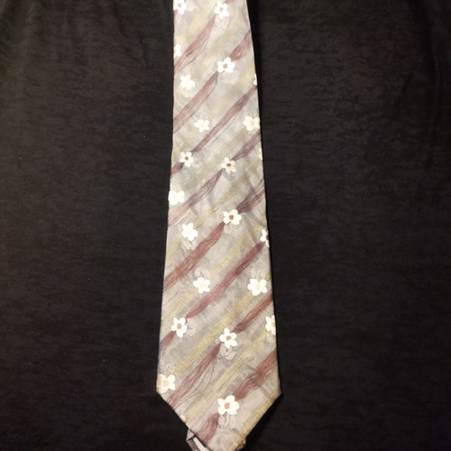 Kenzo silk tie floral design like new