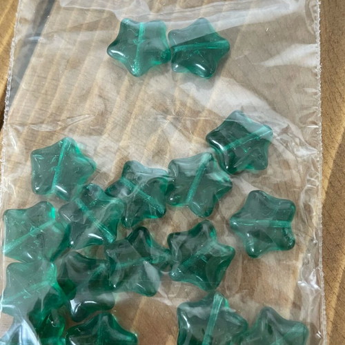 Pack of glass beads like new, 6 bags