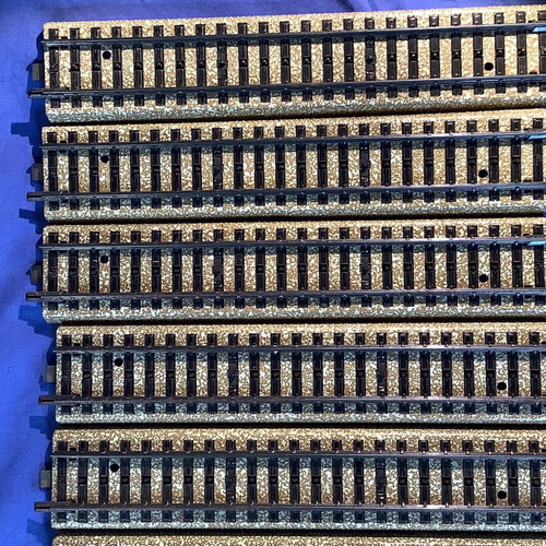 Marklin 5106 rails used, set of 10 straight with cross ties