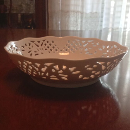 Vintage Schumann Arzberg Bavaria porcelain fruit bowl like new