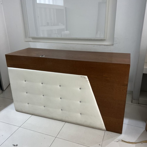 Professional Cashier Furniture used, 180cm width, 60cm depth, 1m height