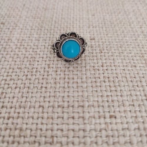 Silver vintage ring stamped 100 with turquoise stone in very good condition