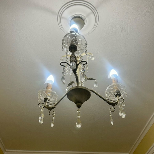 Chandeliers set like new, classic design