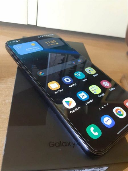 Samsung Galaxy S22+ (mavro/128 GB) + thiki, afthentikos fortistis, tzamaki kameras ke othonis