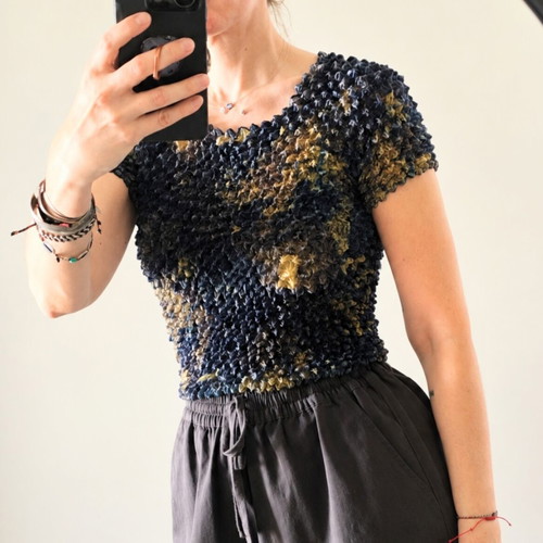 Popcorn top with 70% silk, beige and green, sizes S & M