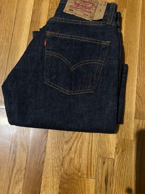 Levi's 501 ανδρικό τζιν παντελόνι σε σκούρο μπλε, W26 L32