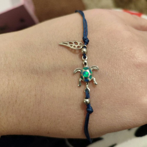 Bracelet new with turtle and feather charms, blue turquoise