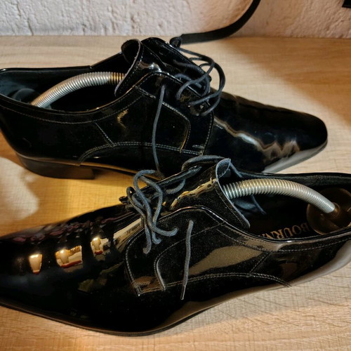 Bournazos groom shoes black shiny patent leather size 42 like new
