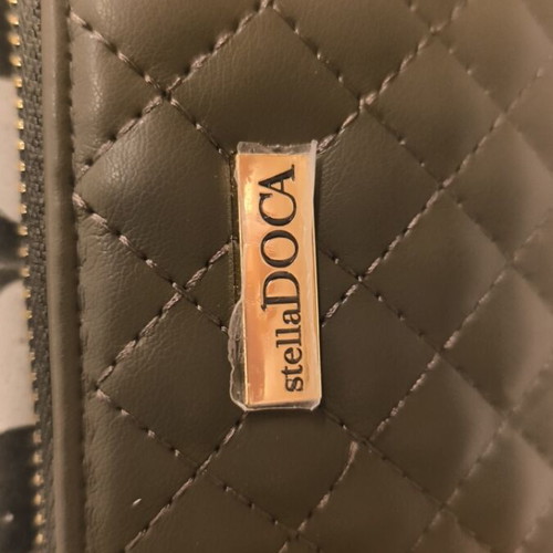 Doka wallet unused, khaki color