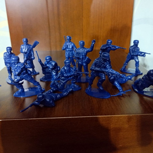 German Paratrooper Toy Soldiers 1:32 Used