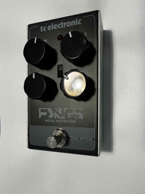 TC Electronic Fangs Distortion Electric Guitar Pedal like new