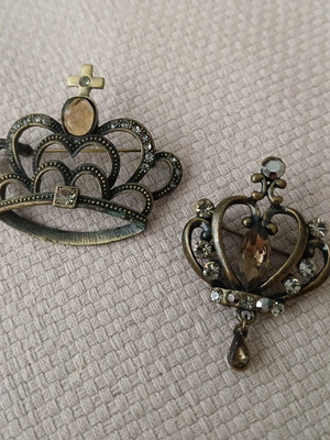 Vintage crown brooches, dark metal with stones, set of 2