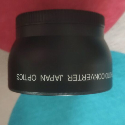 Vivitar 2.2 Teleconverter like new with case