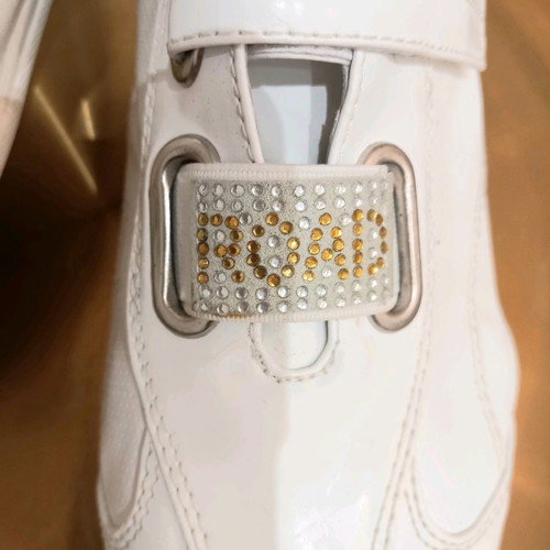 Road women's athletic shoes size 39 new, white