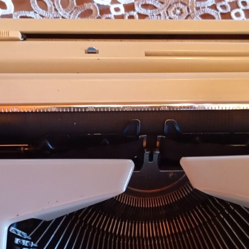 Mariza 12 Typewriter like new with Greek and English alphabet