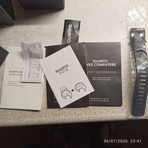 Suunto D4i Novo dive computer like new