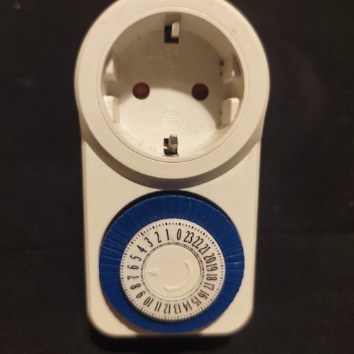 24-hour timer switch with 10-minute intervals
