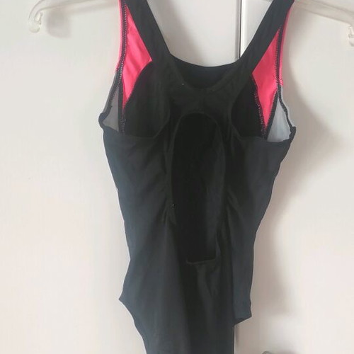 Aquarapid one-piece swimsuit size medium like new, black