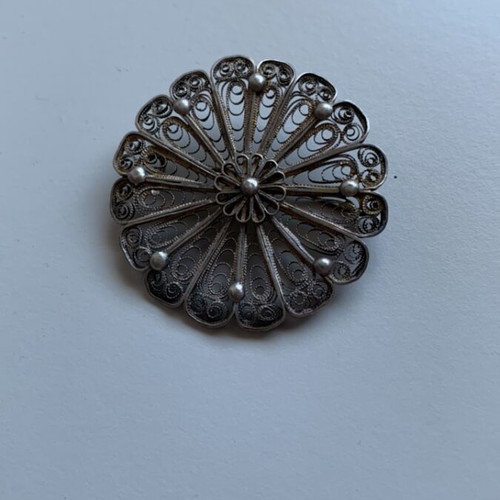 Silver filigree brooch used, 5 cm diameter