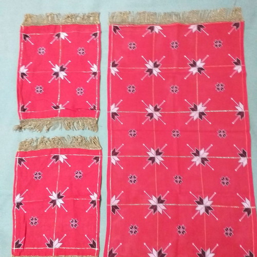 Vintage set of handmade table runners and napkins new