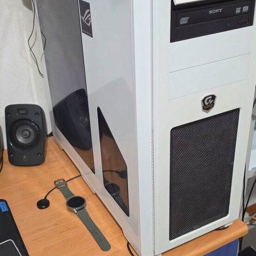 Phanteks Enthoo Pro White case like new with screw kit