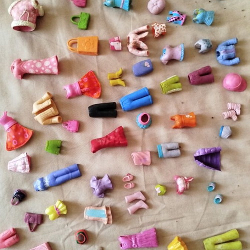 Polly Pocket Shake 'n Sort toy in like new condition