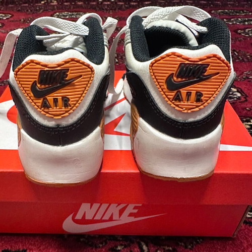 Nike sneakers with laces like new, size 29.5