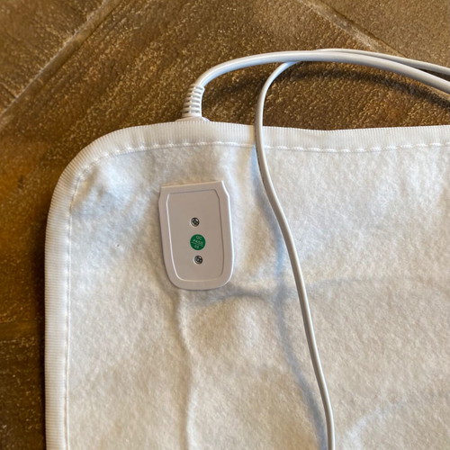 Electric heating pad used 1.50x0.80 m white with controller